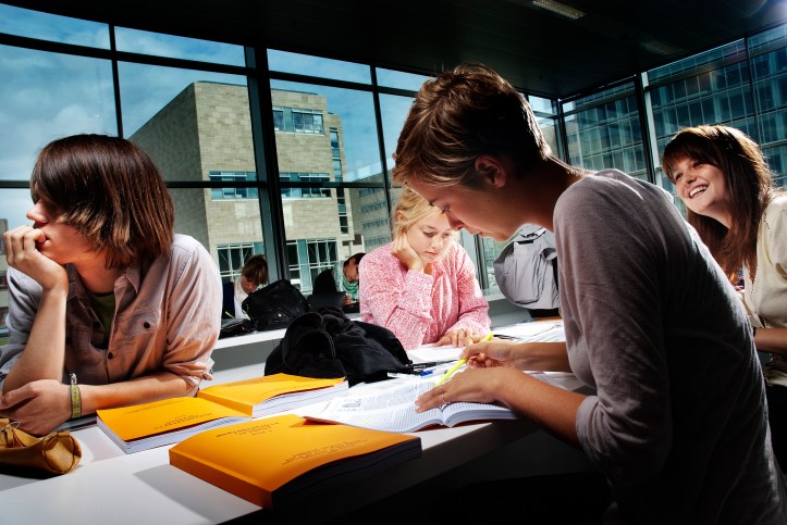 hum__DSC0721_jpg_lowres_8701